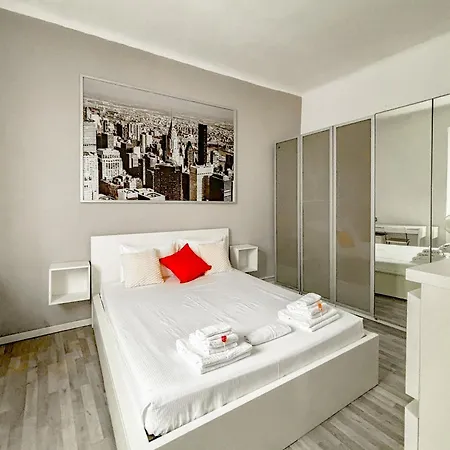 Cf7 Duomo - 3 Mins Walk From Duomo Διαμέρισμα Μιλάνο